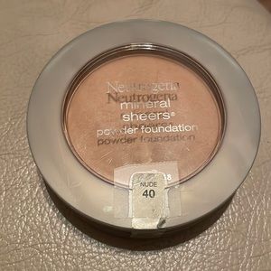 Neutrogena Mineral Sheers Powder Foundation, Nude 40, New sealed